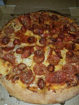 Large Pepperoni Magnifico. PERFECTO.