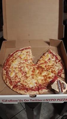 Pineapple pizza minus one slice