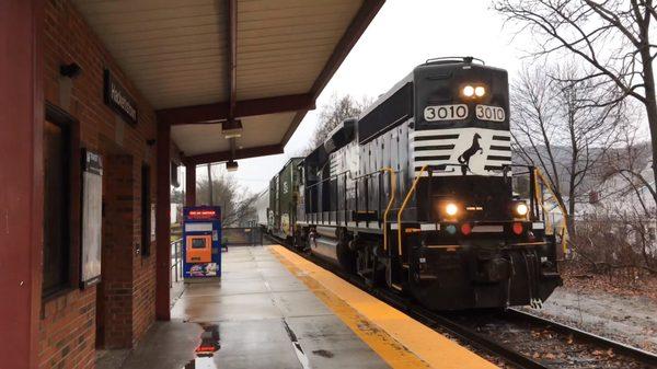 Hackettstown NJ Transit station 4.4 miles to the northwest of Hackettstown dentist Cazes Family Dentistry LLC