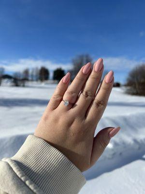 Oval nails with dip