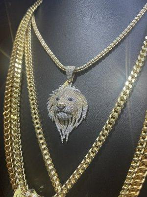 Gold chain and pendant