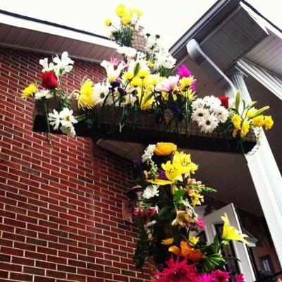 Easter Service features "flowering of the cross" at Celebration of Grace