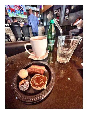 Sunday Coffee & Pastry  2H Cafe+Bar . 5074-76 N Lincoln, Chicago, IL