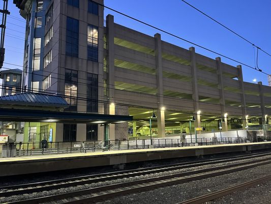 New Rochelle Metro-North Railroad Station