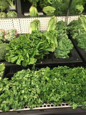 I am so impressed at the beautiful display at the Goodfellow AFB Commissary today.  This Team definitely takes PRIDE in their PRODUCE! ~