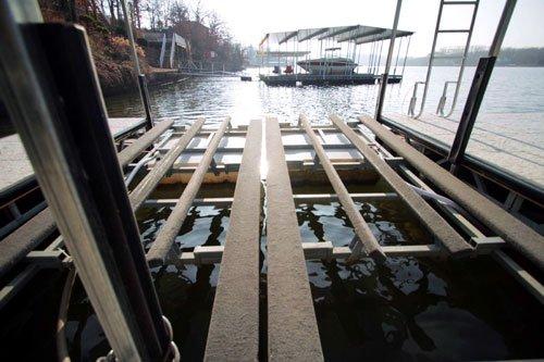 Econo Lift | Boat Lift