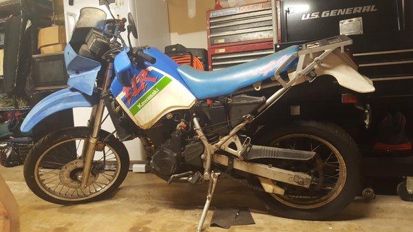 A 1987 KLR 650 with original Tank, Seat, and Hand Covers!! Crazy Barn  Find!