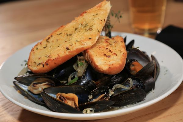 Beer Braised Mussels |