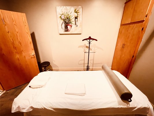 Single Massage Bedroom