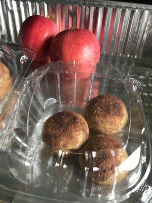 Apple cider donut muffins