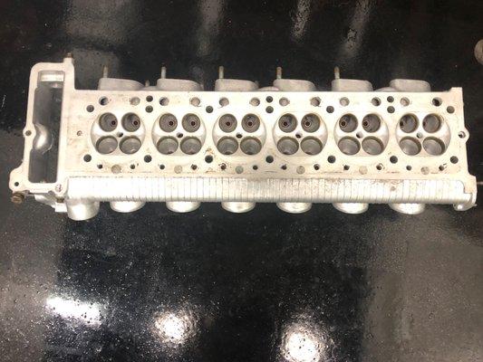 2004 Lamborghini cylinder head