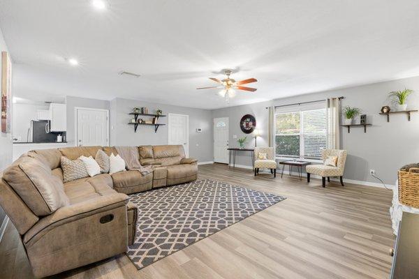 Tampa, FL - Home Staging - Living