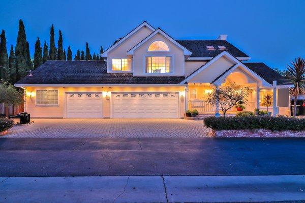 Traditional-style Redwood City home