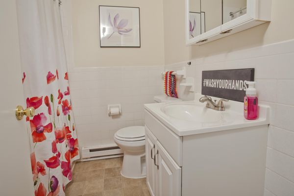 2nd Floor Bathroom