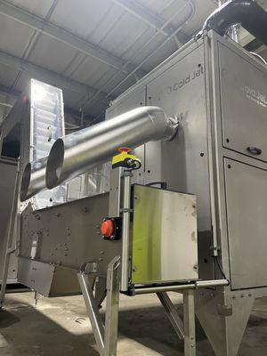 Top Dry Ice uses the latest Cold Jet Machines to manufacture dry ice blocks in sizes to order, pellets and dry ice blasting media