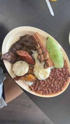 Bandeja Paisa, con Mini Chorizo - Country Platter, with Mini Colombian Sausage