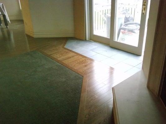 Beautiful cut pile carpet with engineered oak flooring!