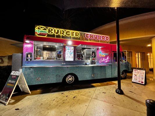 Food truck by night