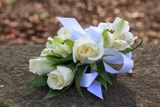 http://www.stonegategardens.com/the-florist/boutonnieres-corsages/