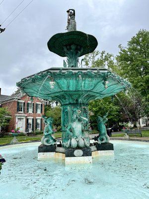 Broadway Fountain