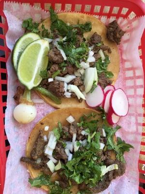 Tacos de carne asada