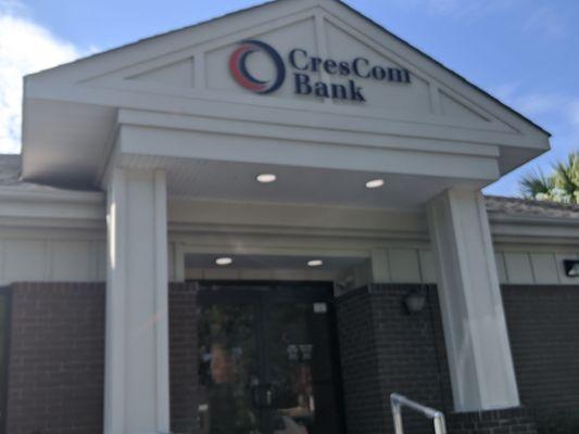 CresCom Bank