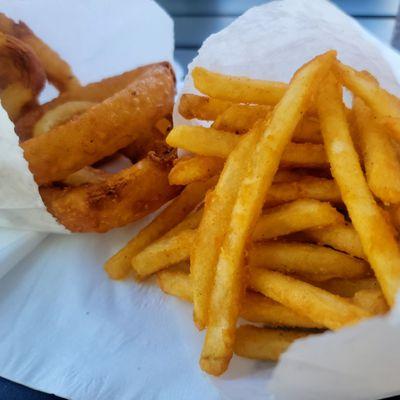 The crispy texture of the onion rings and the french fries are amazing had to go back!! This time I was loving the ranch dressing!