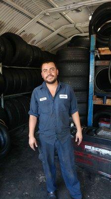 I am Alvaro, here to help you with tires!