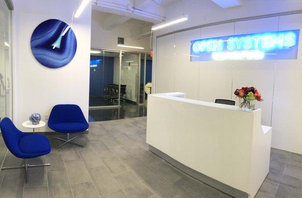 The receptionist area of our new NYC office space !