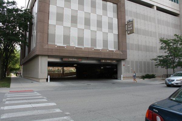 Foster Medical Pavilion parking garage