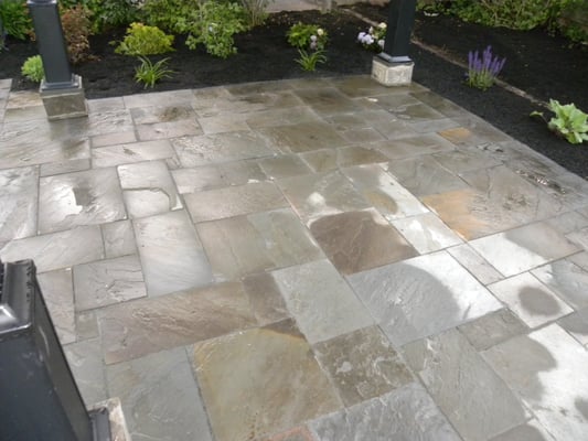 Full color Bluestone patio