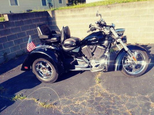 2008 Victory Kingpin/Lehman Trike .Would like to get this wrapped. Any possibilty? Live in Kannapolis.