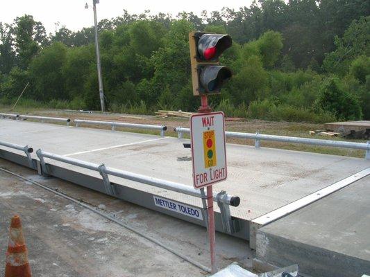 Truck Scale with Traffic Light