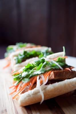 Tofu bánh mì sandwiches