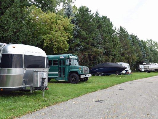 We have parking spaces for your boat, trailer, camper or car.