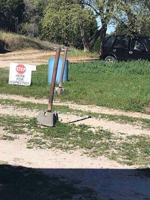 That's where you pull in and stop. That's his car over there under the tree because there were dogs in the car. Very nice man Jack Woods