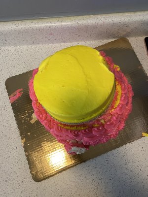 my mother paid $100 for this baby shower cake and it looks like this...a fucking disgrace!