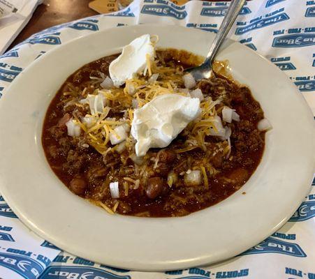 Chili w/onions, cheese, and sour cream