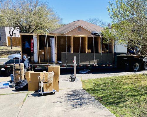 House is clear, so time to wrap it up and head to their next gig. Thanks, gents!