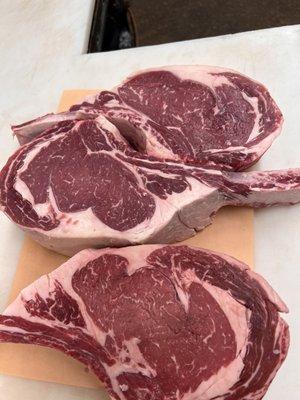 The Sexy Tomahawk Steaks