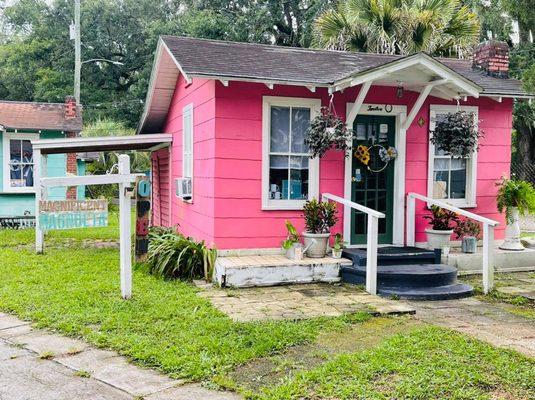 Magnificent Magnolia 
Cottage #12
Bayard Antique Village