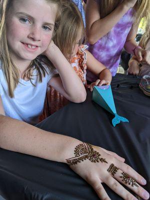 Henna Art & Fashions