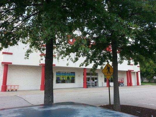 OFFICE MAX storefront through the lovely trees at the Griffin, Georgia location.