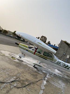 Wet Wash of this Cessna Cardnial.