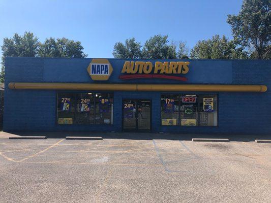 NAPA Auto Parts in Ravenswood, WV.