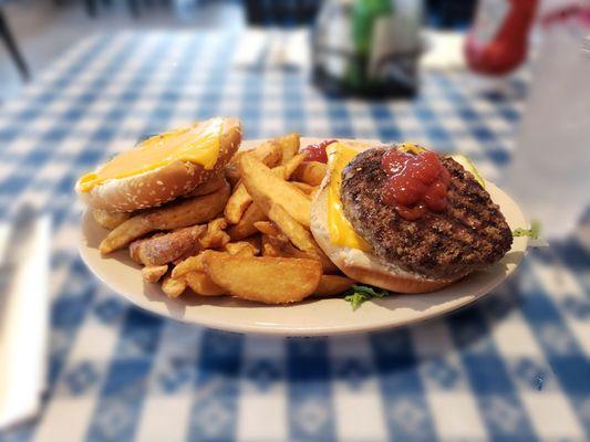 Can't go wrong with the fresh ultimate cheeseburger plus fries. One of the best I've ever had!