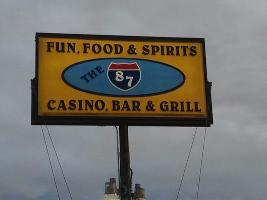 The 87 casino bar is well worth the wait for great food and friendly people! BEST ON THE 87!