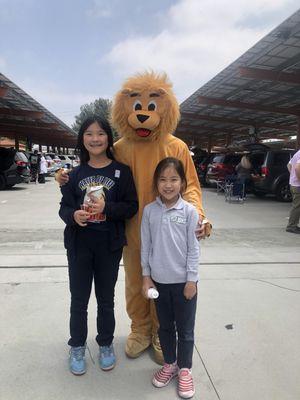 Lunch with lions