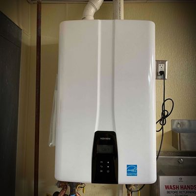 Looking for a tankless water heater? Call us today! (217) 586-7473.