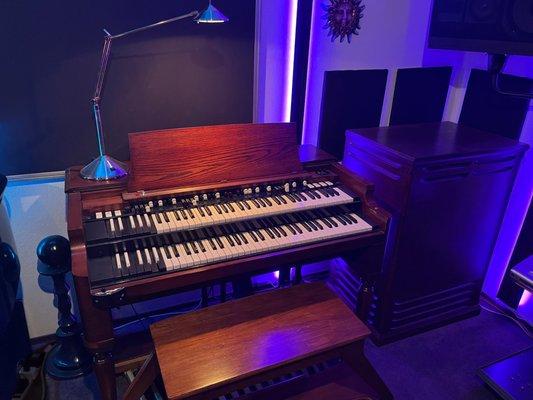 DKS Productions boasts a living, breathing Hammond B3 Organ w/Leslie 122.